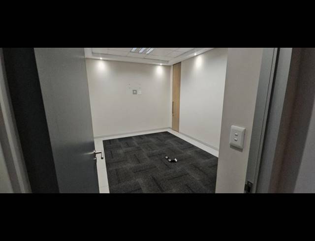 BUSINESS PROPERTY TO RENT IN WATERFALL